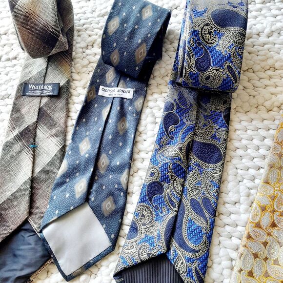 LAST CHANCE- Giorgio Armani & other Vintage / Current Silk Wool Ties - Picture 4 of 5
